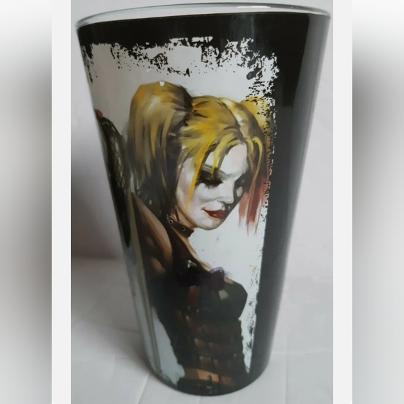 DC Comics Harley Quinn Set Of 2 Glass Drinking Glasses 16 Oz - Picture 7 of 9